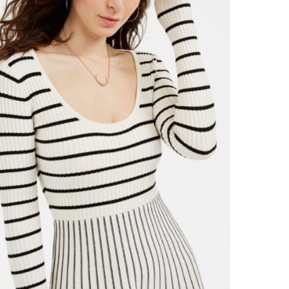 NWT GUESS Fit & Flare Sweater Dress S Free Ship! - Picture 2 of 7